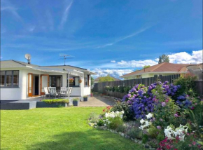 Peaceful House with Kids Playground Motueka